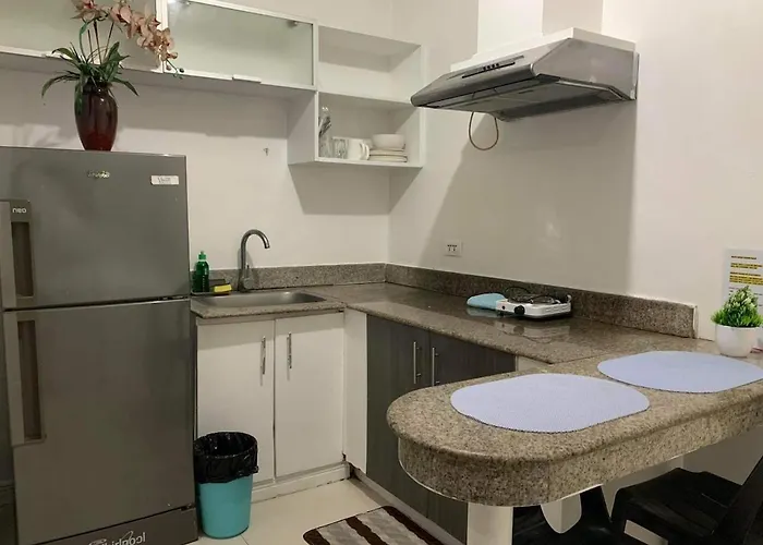 Birch Tower A8 Front Of Robinson Mla Bayfree Pool Apartamento Manila